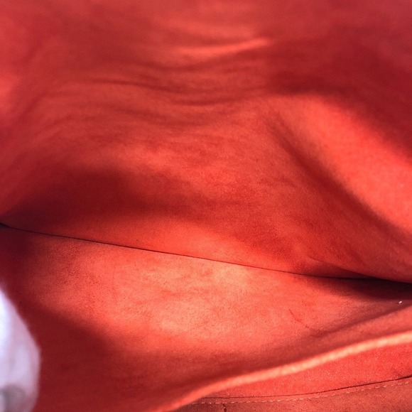 LOUIS VUITTON Brown Monogram Shoulder Bag - Picture 11 of 16